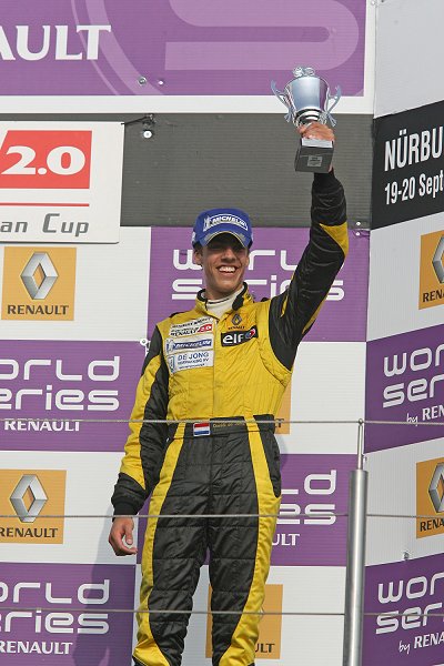 Daniel de Jong op podium